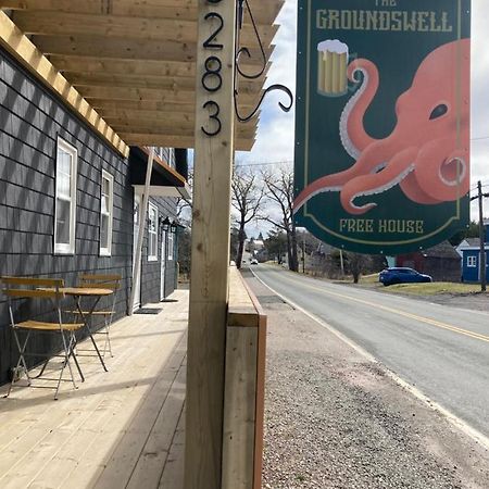 Groundswell Pub & Inn D'Escousse Екстериор снимка