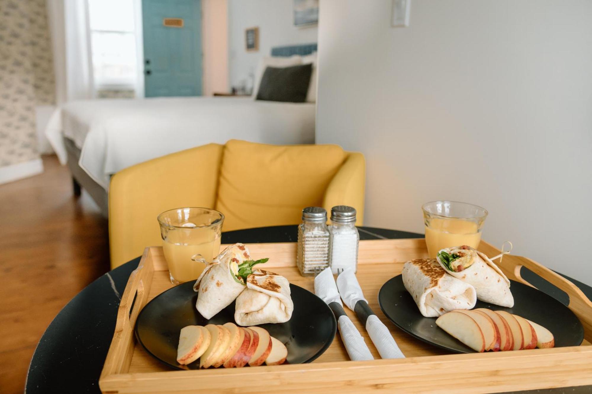 Groundswell Pub & Inn D'Escousse Екстериор снимка